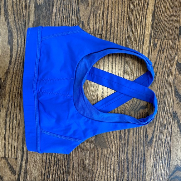 Lululemon Run: Stuff Your Bra sports bra - Picture 3 of 7